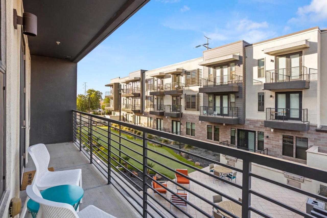 Modern Town Waterfront Cozysuites Paradise 07 *
