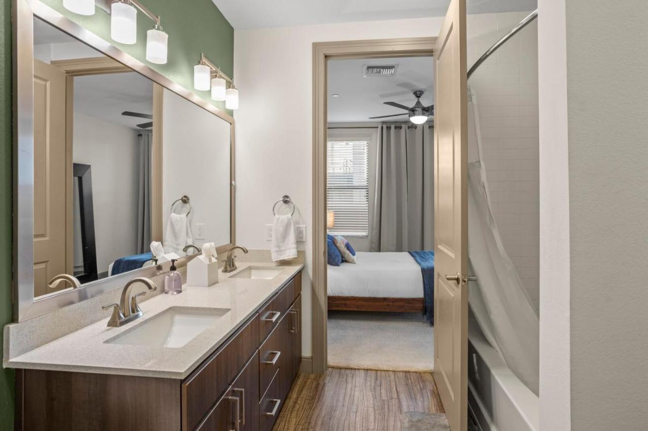 Modern Town Waterfront Cozysuites Paradise 07 Apartment Tempe