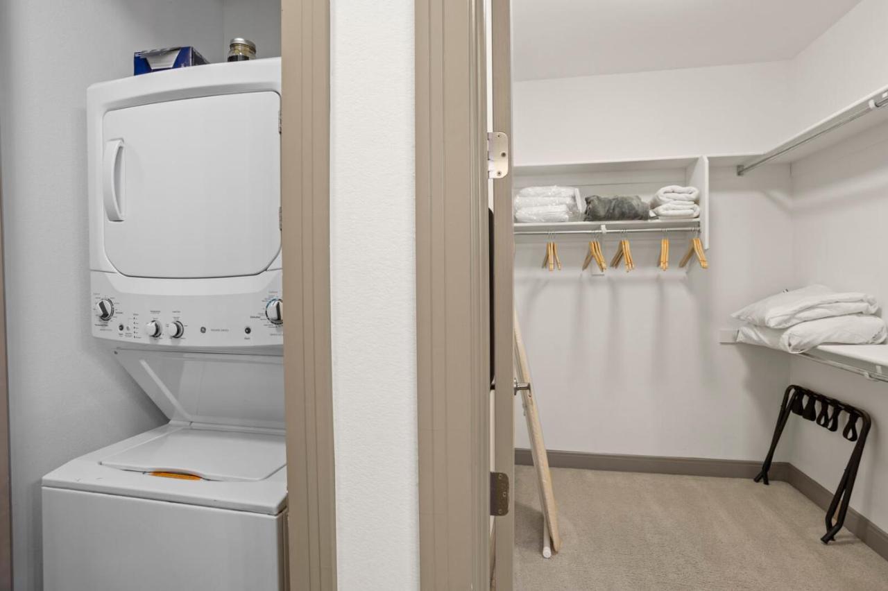 Modern Town Waterfront Cozysuites Paradise 07 * Tempe